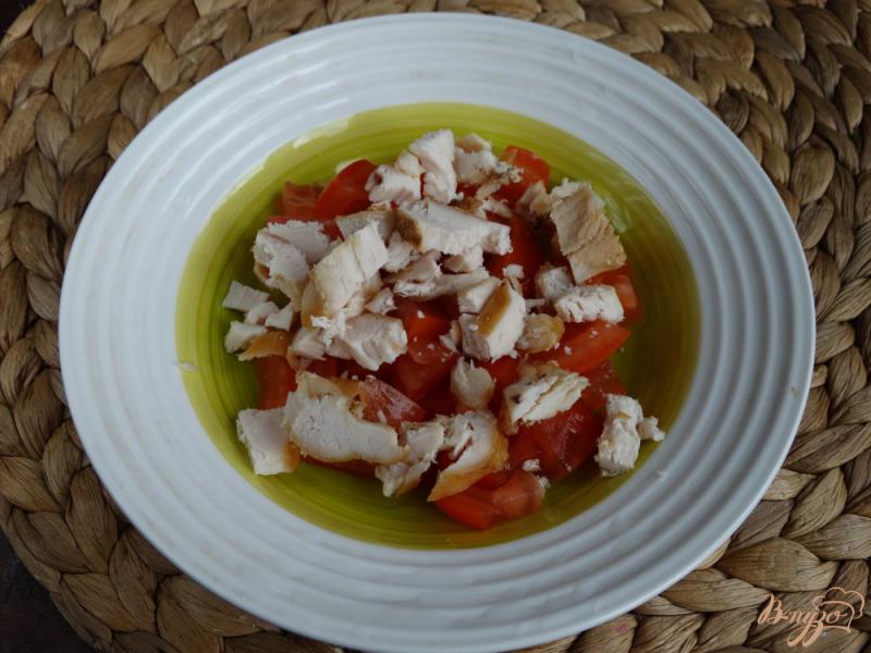 Фото приготовление рецепта: Салат с курицей и салатом эндивий шаг №2