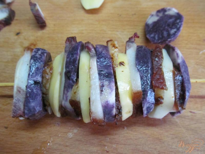 Фото приготовление рецепта: Картофельный шашлык с салом шаг №2