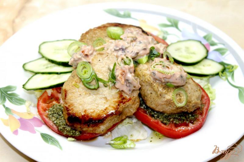 Фото приготовление рецепта: Свиная вырезка в соево - горчичном маринаде на овощной подушке шаг №7