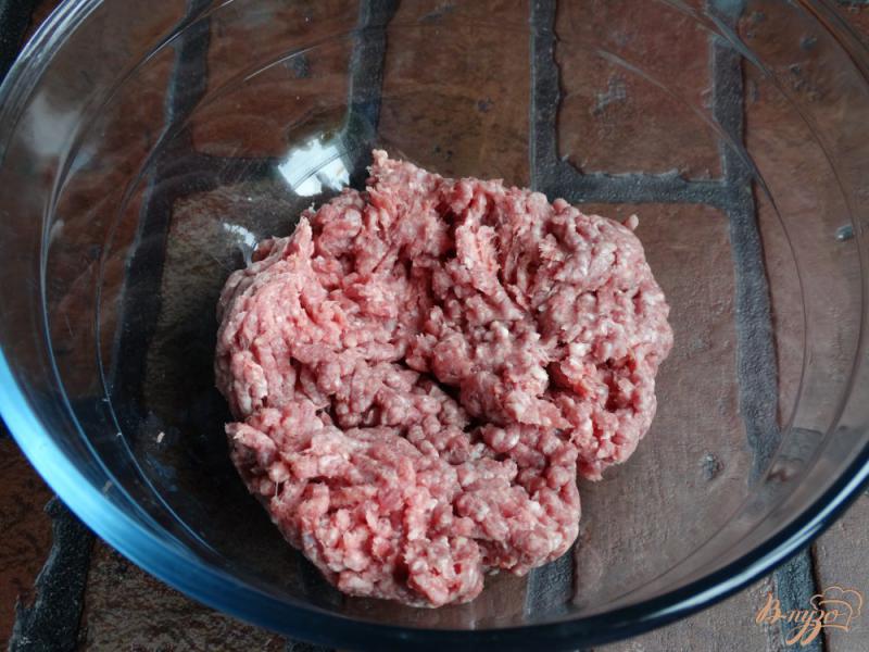 Фото приготовление рецепта: мясные тефтели с булгуром  тушеные в томатном соусе шаг №1