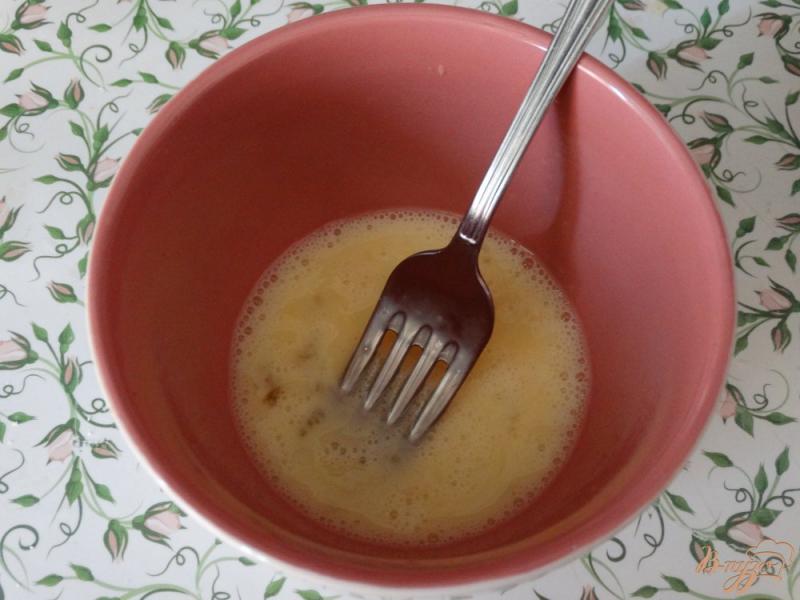 Фото приготовление рецепта: Куриный суп с яйцом шаг №5
