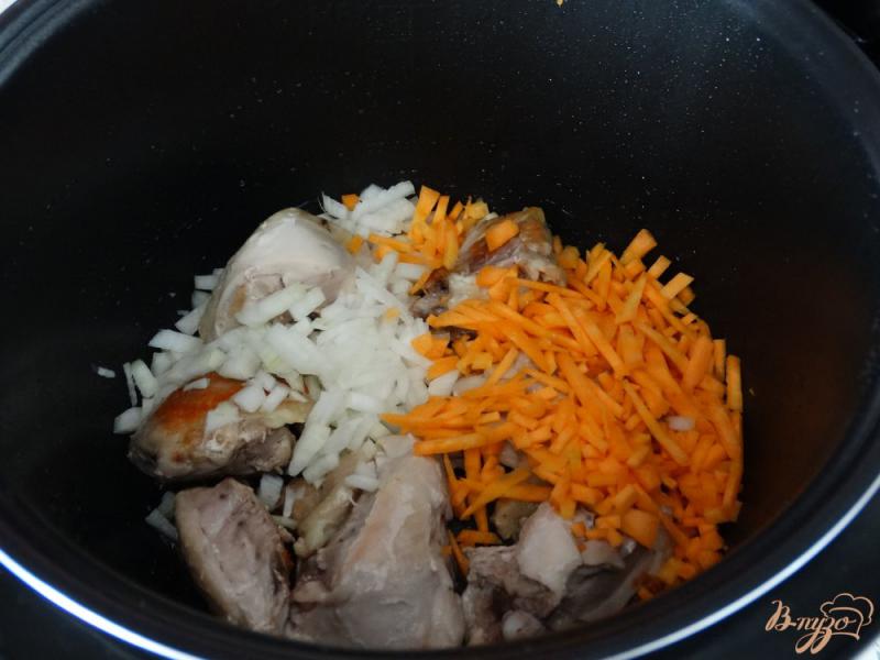 Фото приготовление рецепта: Плов с булгуром, рисом и курицей в мультиварке шаг №2