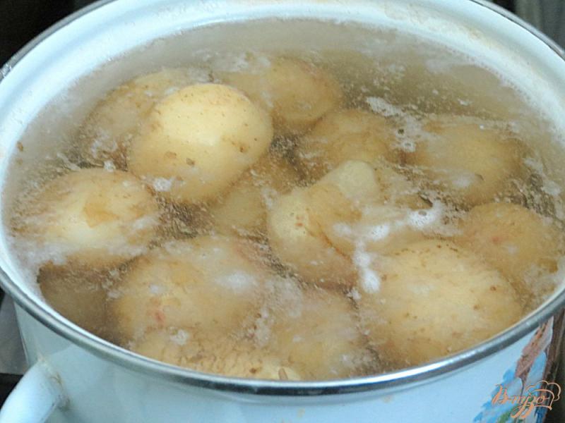 Фото приготовление рецепта: Молодой картофель запеченный шаг №2