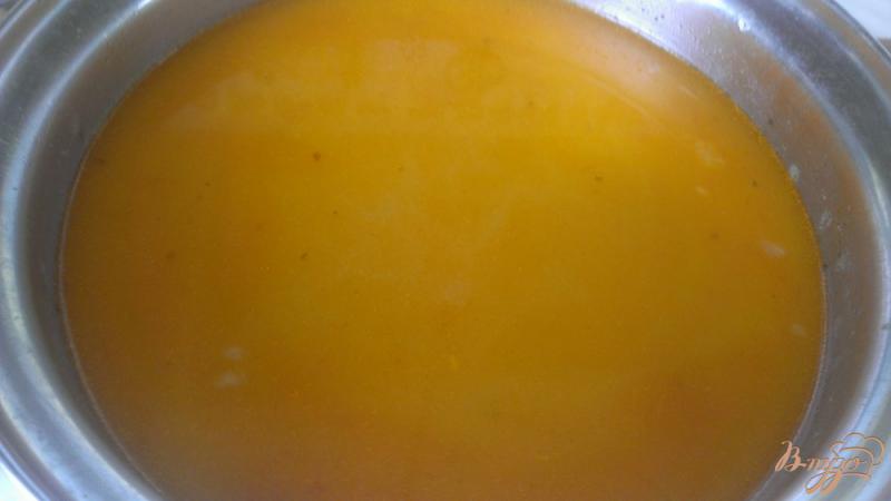 Фото приготовление рецепта: Сырный суп с колбасой шаг №15