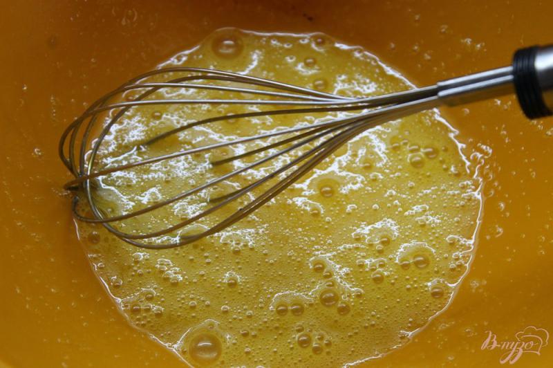 Фото приготовление рецепта: Сладкие ванильные оладьи из сгущенным молоком и персиками шаг №1