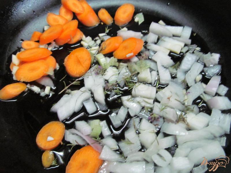 Фото приготовление рецепта: Овощное рагу с куриными потрохами шаг №4