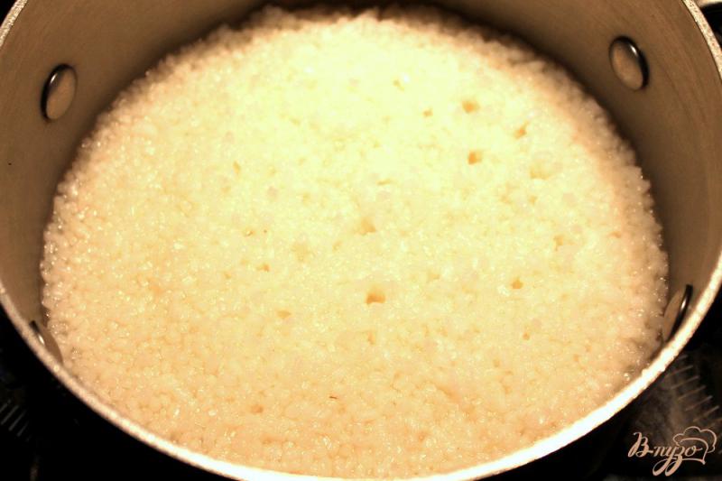 Фото приготовление рецепта: Рис с печеными баклажанами и помидорами шаг №2