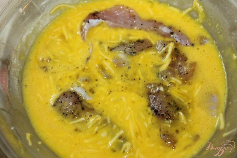 Фото приготовление рецепта: Куриные наггетсы в сырной панировке шаг №4