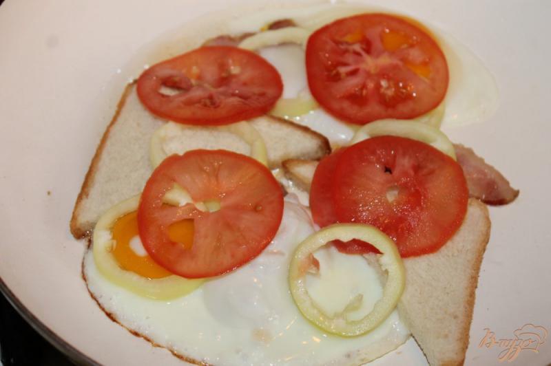 Фото приготовление рецепта: Цветная яичница на завтрак для любимого шаг №4