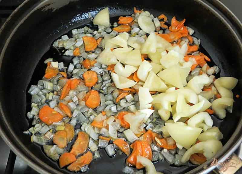 Фото приготовление рецепта: Спаржевая фасоль тушёная со сметаной шаг №7