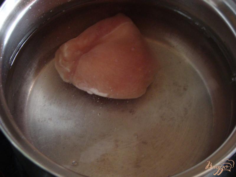 Фото приготовление рецепта: Куриный суп с яичным блином шаг №1