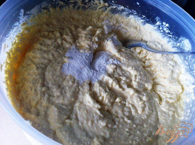Фото приготовление рецепта: Творожная запеканка с кукурузной кашей шаг №4