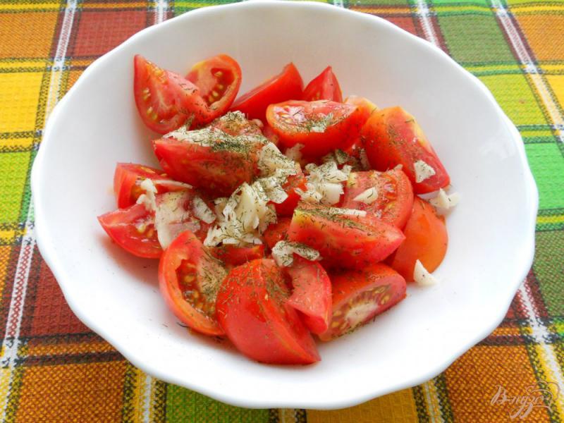 Фото приготовление рецепта: Маринованные помидоры с чесноком шаг №2