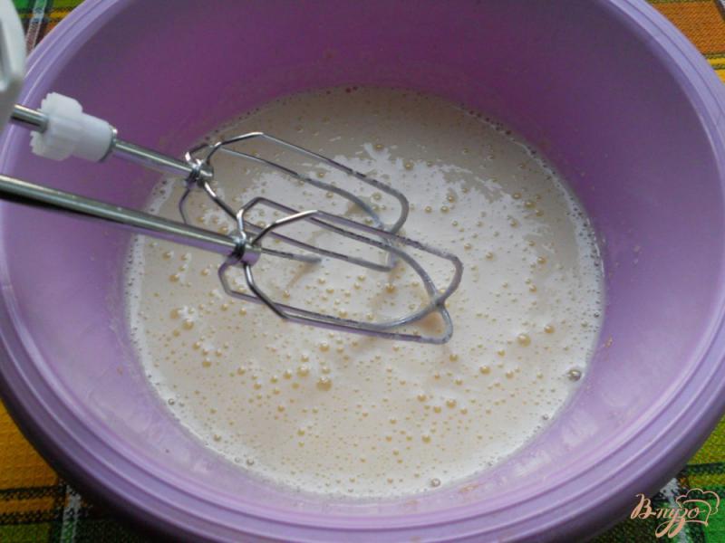 Фото приготовление рецепта: Персиковая шарлотка шаг №2