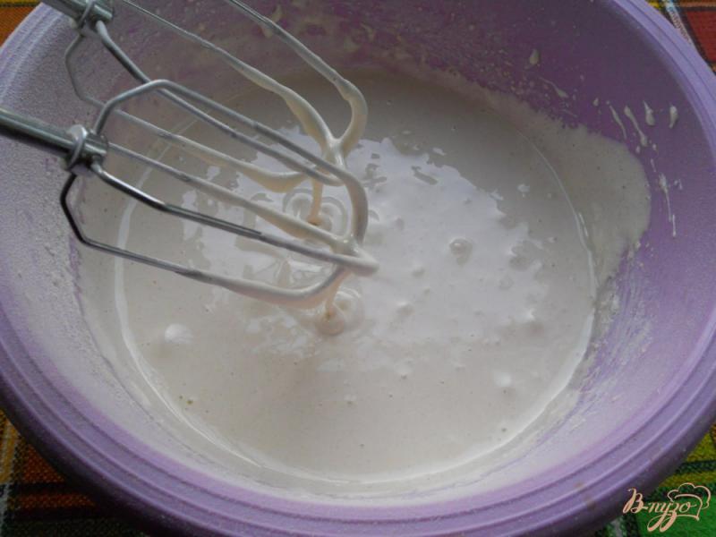 Фото приготовление рецепта: Персиковая шарлотка шаг №3