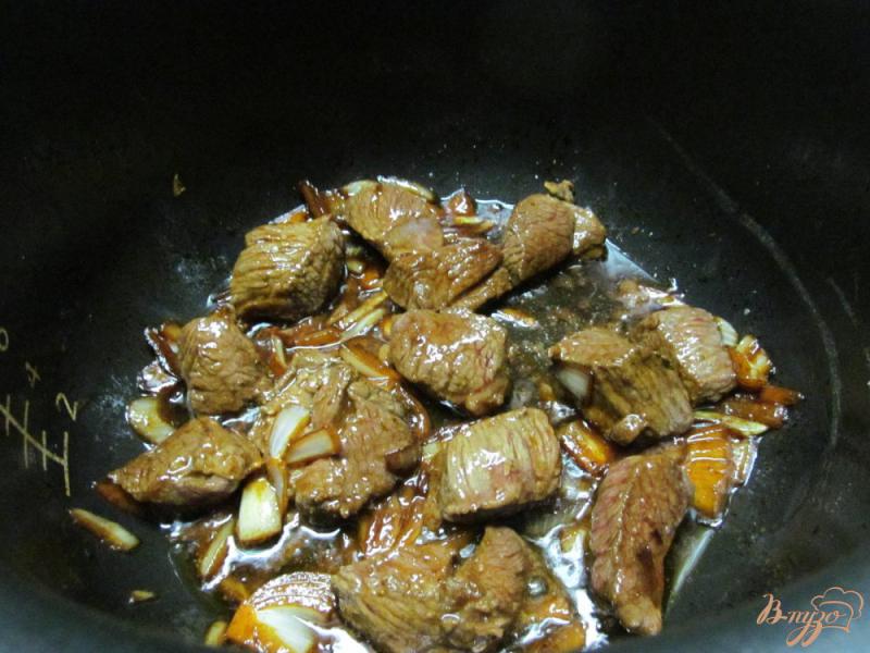 Фото приготовление рецепта: Гречневая каша с бараниной в мультиварке шаг №5