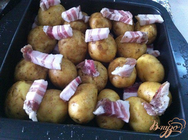 Фото приготовление рецепта: Картофель запеченный в духовке шаг №3