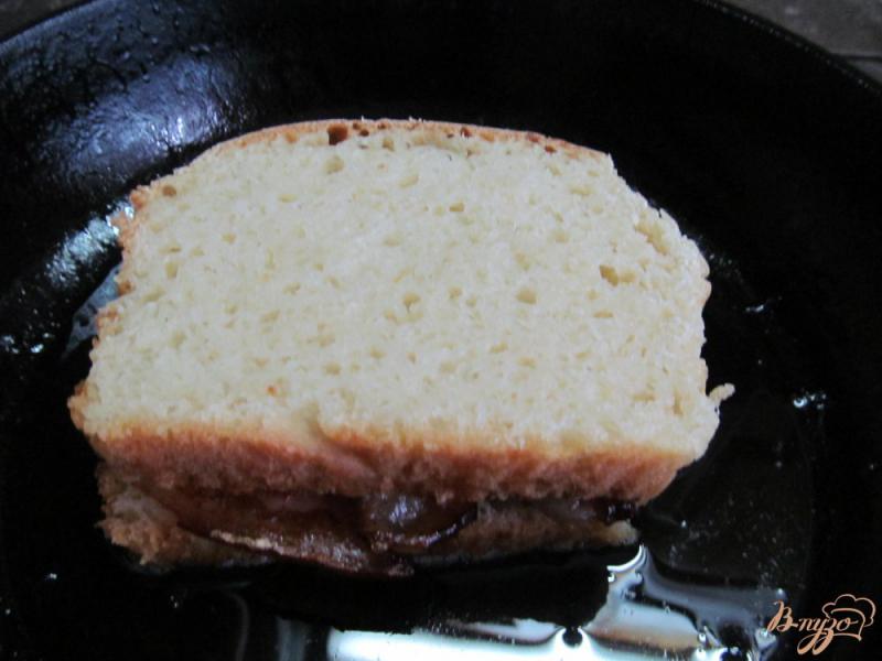Фото приготовление рецепта: Сэндвич с беконом шаг №4