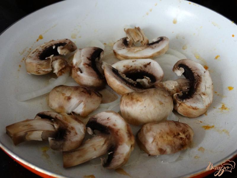 Фото приготовление рецепта: Пита с грибной начинкой шаг №1