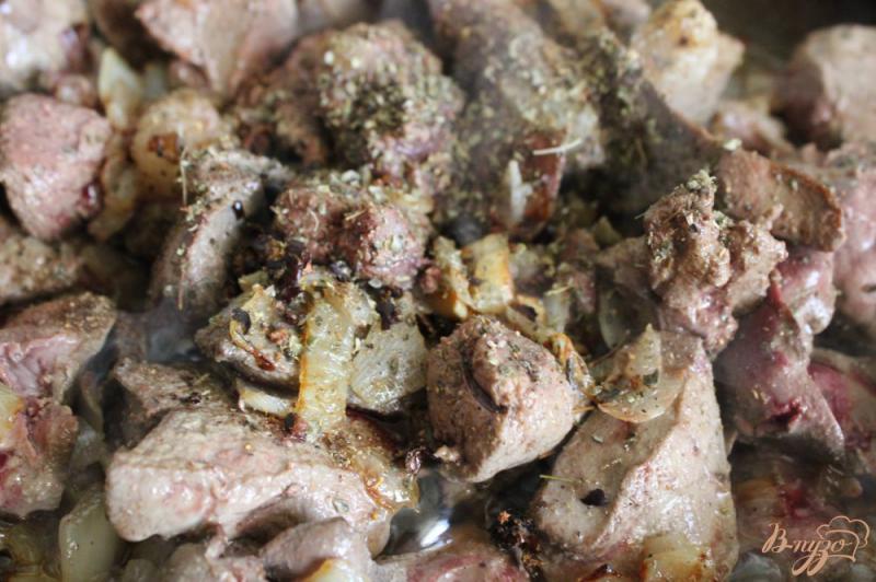 Фото приготовление рецепта: Паштет из свиной печени с черносливом шаг №5