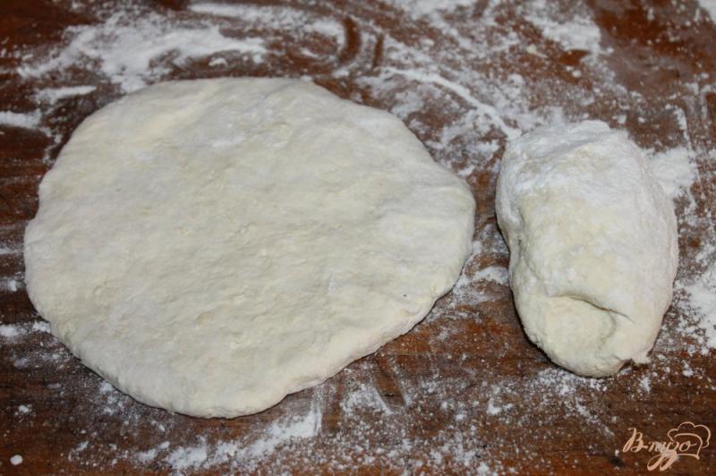 Фото приготовление рецепта: Сырный пирог с луком шаг №11