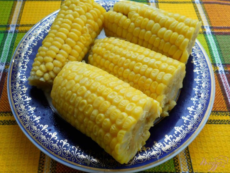 Фото приготовление рецепта: Обжаренная кукуруза с ароматным маслом шаг №3