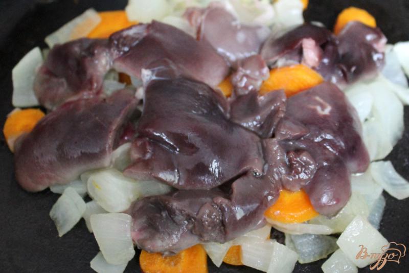 Фото приготовление рецепта: Паштет из печени кролика и овощей шаг №2