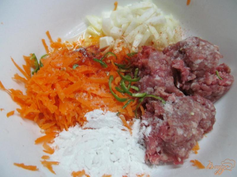Фото приготовление рецепта: Морковные котлеты с фаршем из говядины шаг №2