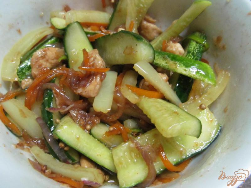 Фото приготовление рецепта: Овощной салат с курицей по-корейски шаг №7