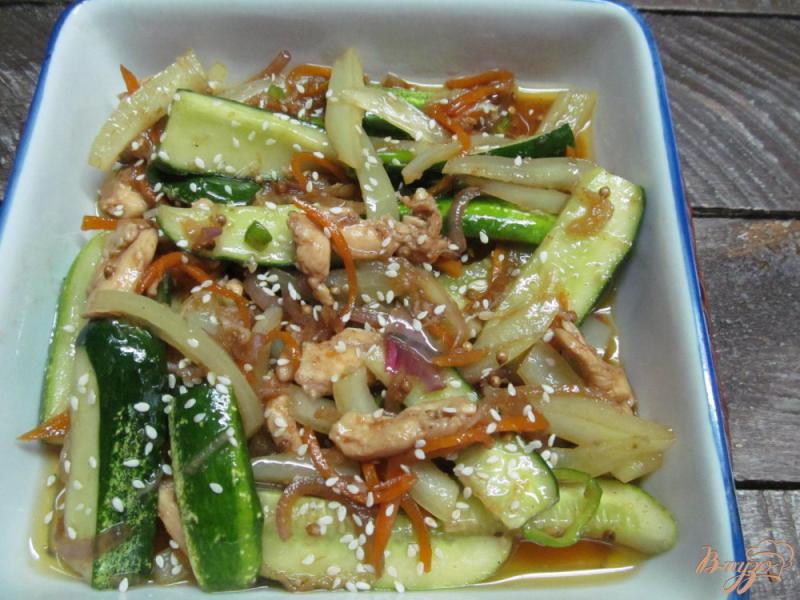 Фото приготовление рецепта: Овощной салат с курицей по-корейски шаг №8