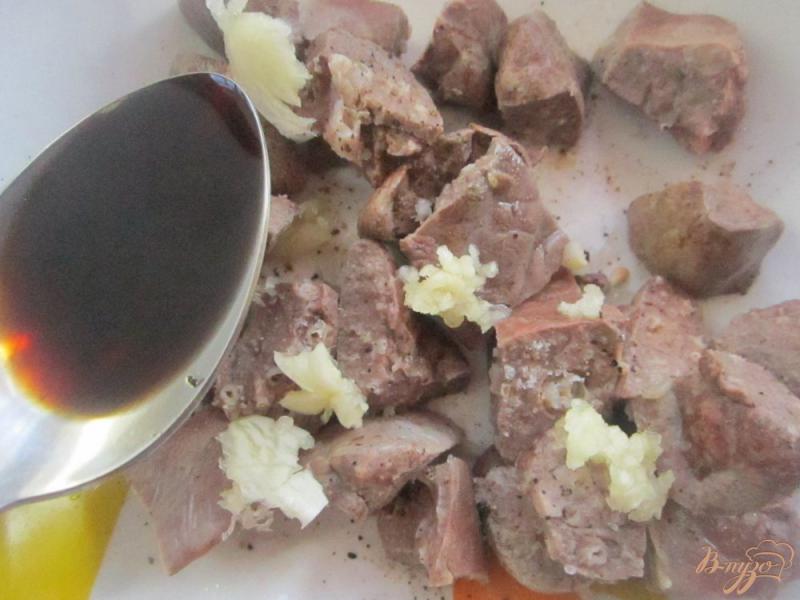 Фото приготовление рецепта: Жареное свиное легкое в маринаде шаг №4