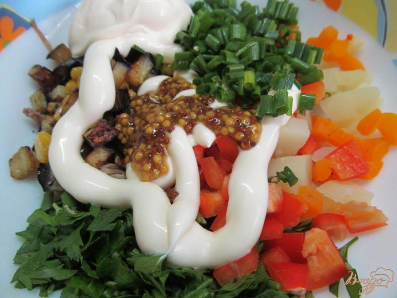 Фото приготовление рецепта: Салат из жаренного баклажана с мясом шаг №4