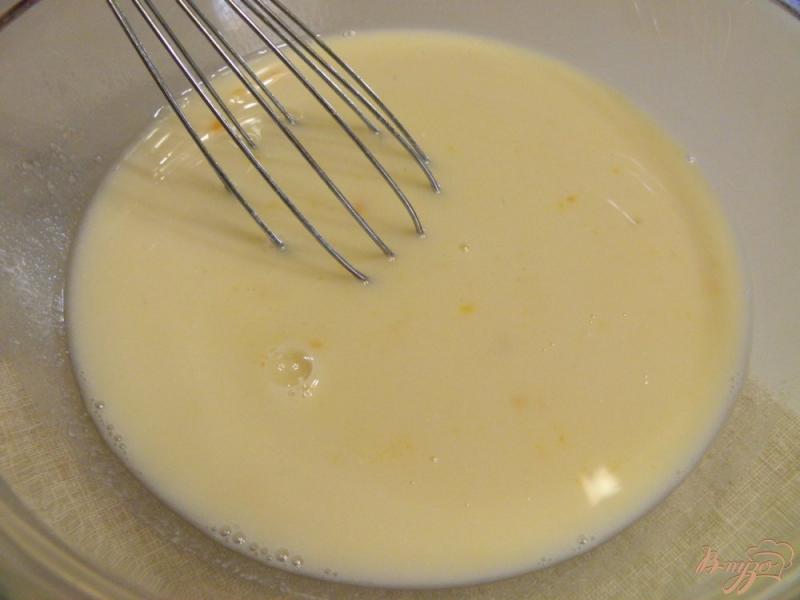 Фото приготовление рецепта: Блинчики молочные на крахмале шаг №2