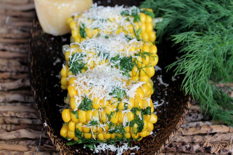 Фото приготовление рецепта: Кукуруза с зеленью и сыром шаг №6