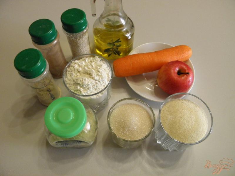 Фото приготовление рецепта: Коврижка с морковкой и яблоком постная шаг №1