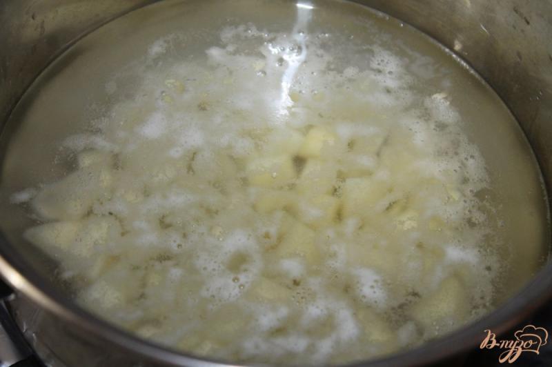 Фото приготовление рецепта: Сливочный суп с летними овощами шаг №2