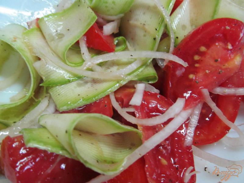 Фото приготовление рецепта: Салат из кабачка шаг №4