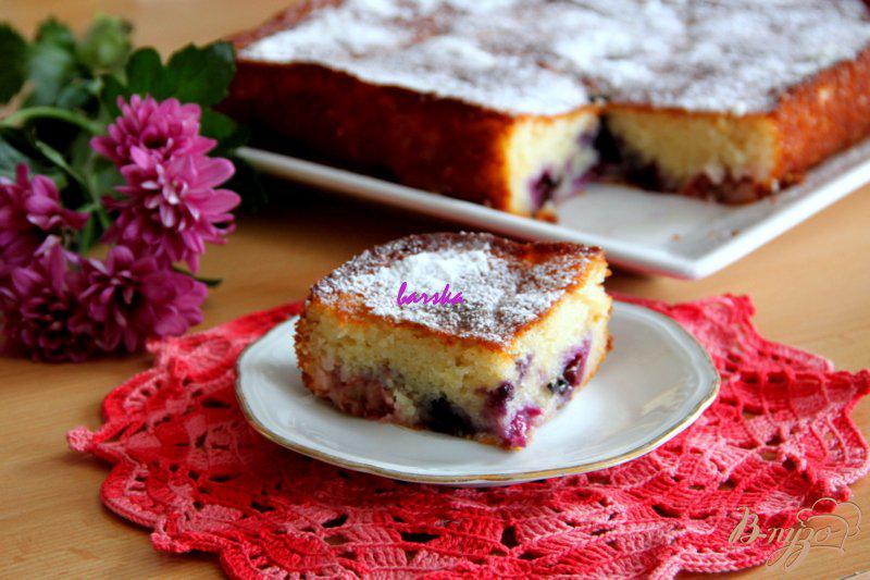 Фото приготовление рецепта: Творожный пирог  ягодами шаг №6