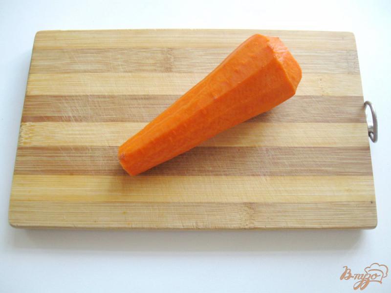 Фото приготовление рецепта: Салат из моркови и плавленого сыра шаг №1