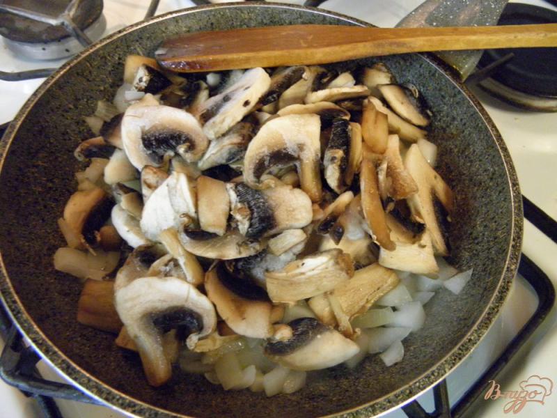 Фото приготовление рецепта: Суп-пюре грибной шаг №3