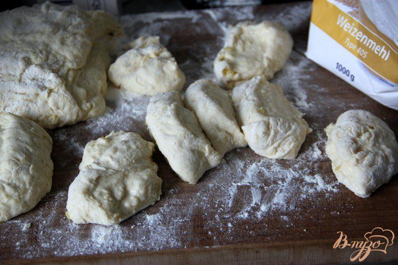 Фото приготовление рецепта: Картофельные булочки-елочки шаг №5