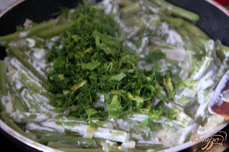Фото приготовление рецепта: Зеленая фасоль  в сметанно-чесночном соусе шаг №3