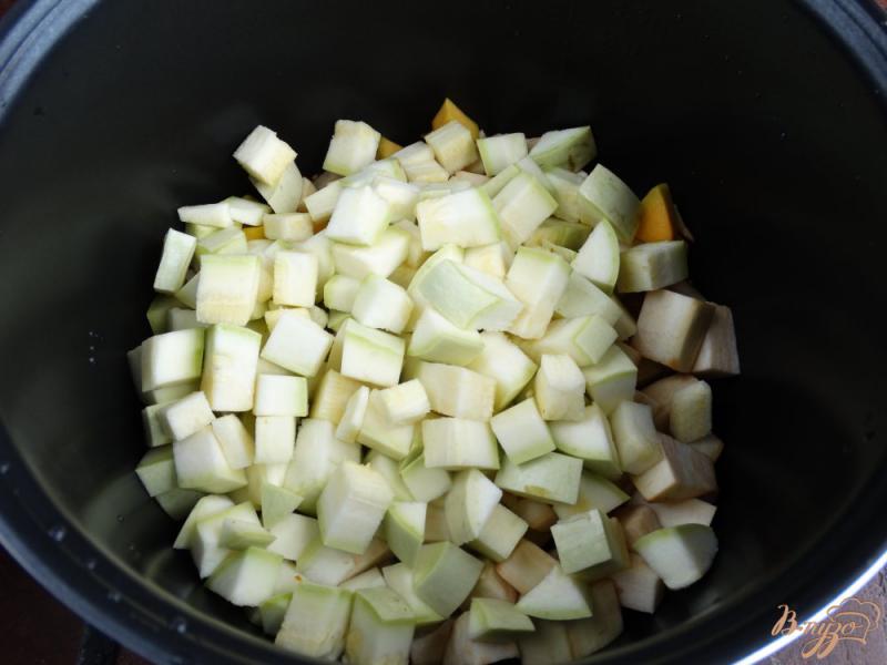Фото приготовление рецепта: Рагу из баклажана, тыквы и кабачка шаг №3