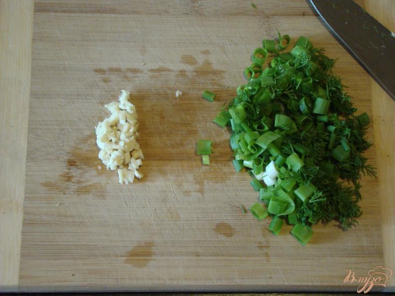 Фото приготовление рецепта: Запеченый картофель с йогуртовым соусом и жареным сыром шаг №2