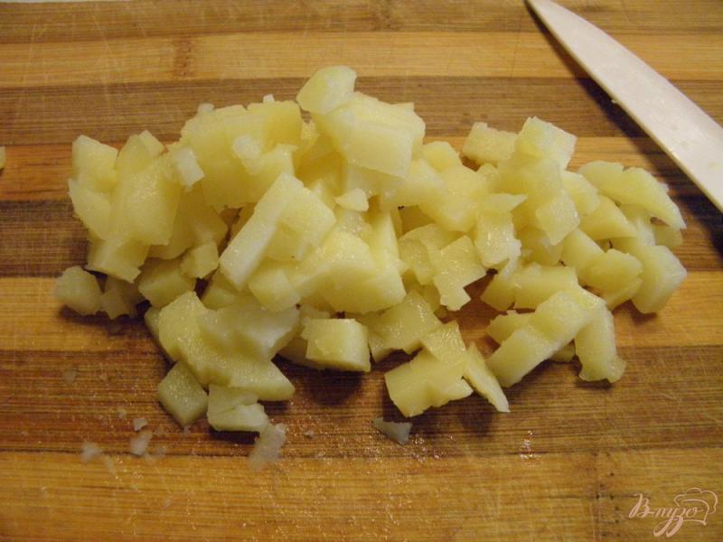 Фото приготовление рецепта: Окрошка на кефире с лимонным соком шаг №2