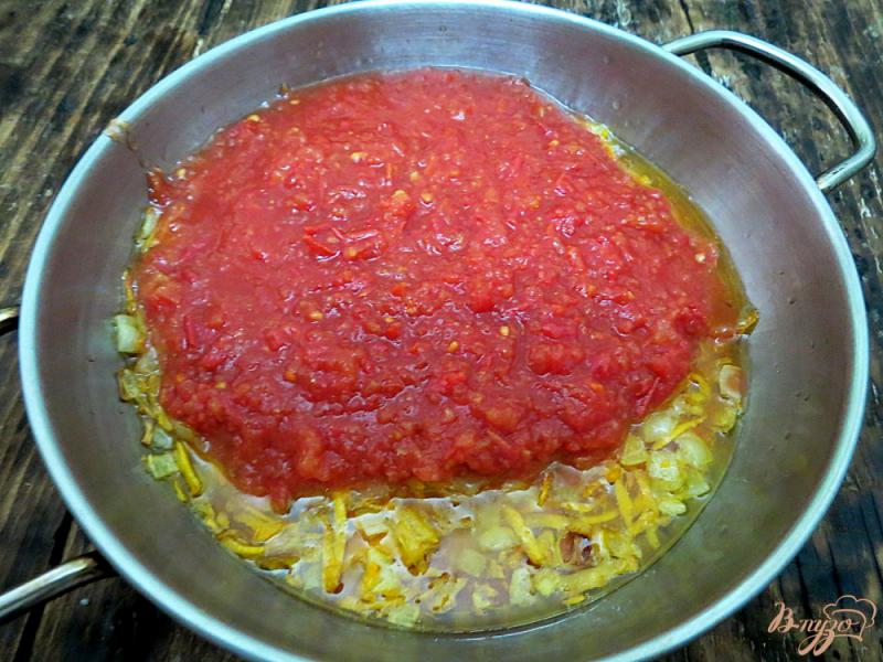 Фото приготовление рецепта: Борщ постный с перцем и помидорами шаг №7