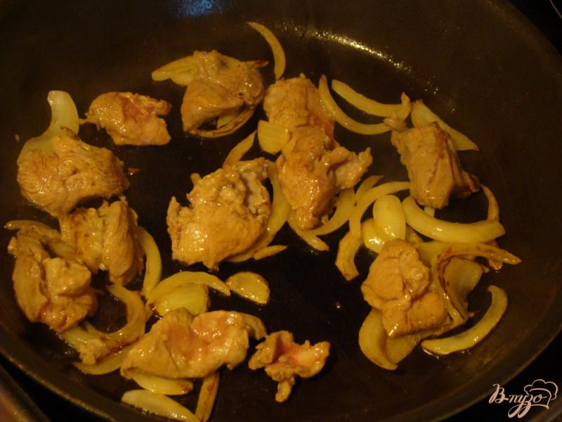 Фото приготовление рецепта: Телятина в баклажаново-соевом соусе шаг №8