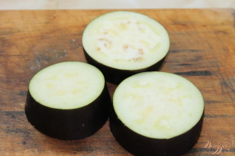 Фото приготовление рецепта: Баклажаны с сырно - яичной начинкой шаг №2