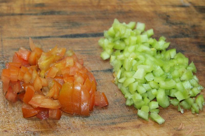 Фото приготовление рецепта: Печеночные оладьи с овощами шаг №4