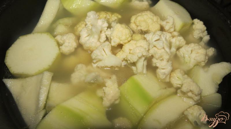 Фото приготовление рецепта: Овощной суп пюре на мясном бульоне шаг №3